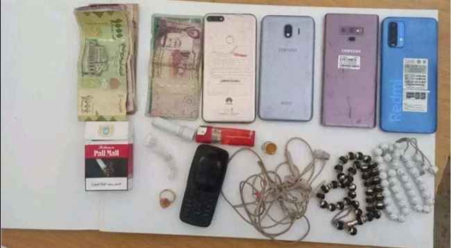 تمتهن سرقة الاشياء الثمينة من سيارات المواطنين.. ضبط عصابتين في المكلا