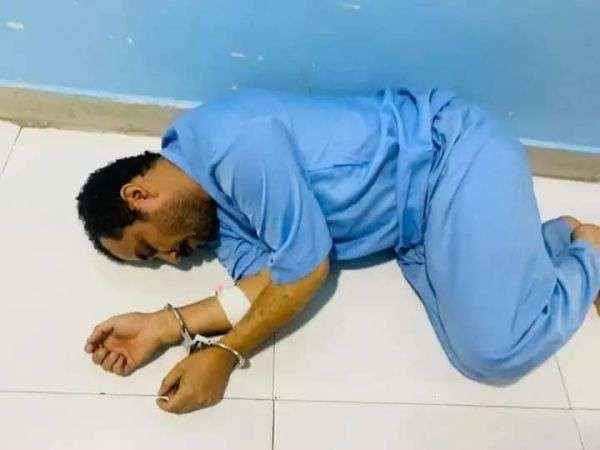 شاهد وفاة سجين تعرض لتعذيب عنيف على أيدي الحوثيين بمستشفى الثورة
