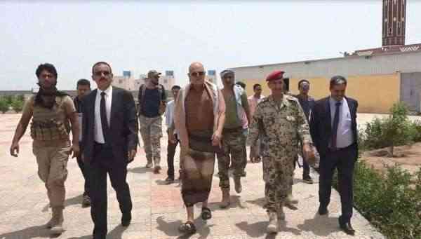محافظ تعز يزور مدينة 2 ديسمبر بالساحل الغربي .. ويتحدث عن طارق صالح