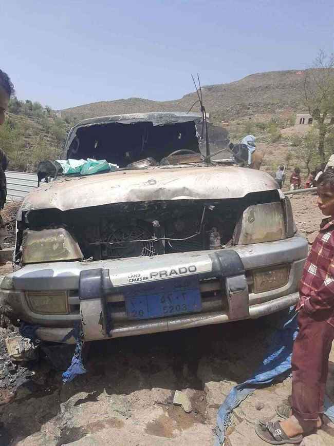 شاهد.. مجهولون يحرقون السيارة الثانية لمواطن أمام بعد عامين من إحراق الأولى