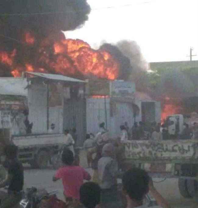 ماس كهربائي يفجر محطة وقود ويهدد بكارثة في الجوف
