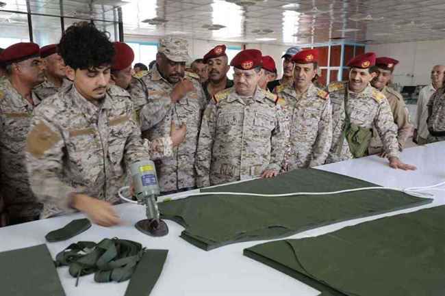 وزير الدفاع المقدشي يظهر في عدن ويزور هذه المنشآة العسكرية