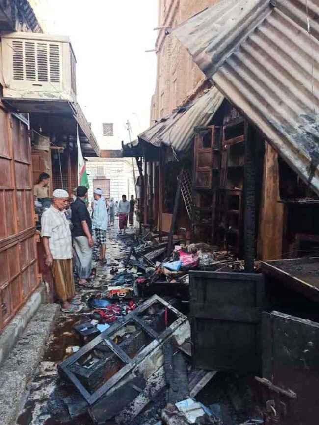 حريق هائل يلتهم أحد الأسواق الشعبية في تريم حضرموت