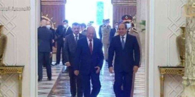 استقبال فخم للرئيس العليمي من قبل الرئيس المصري عبدالفتاح السيسي (فيديو)