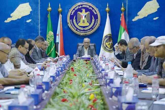 تحدث عن إصدار البطاقة الشخصية .. المجلس الانتقالي الجنوبي يحدد موقفه من نقل البنك المركزي الى صنعاء