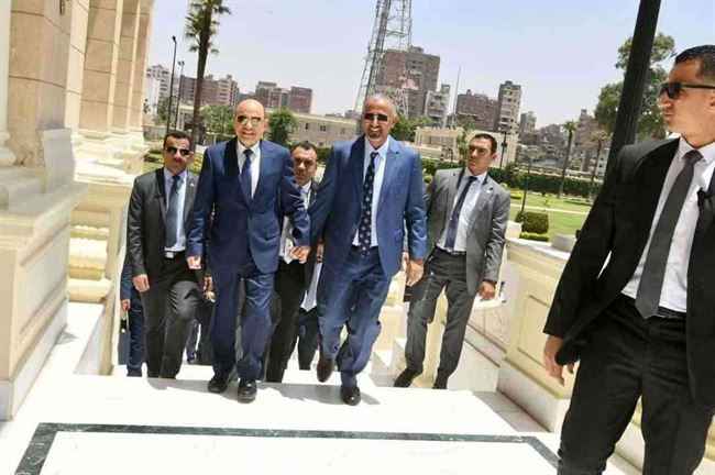 الرئيس العليمي وعيدروس الزبيدي يوجهان الضربة القاضية للحوثي والإخوان.. شاهد