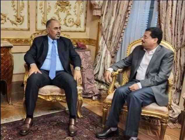 الزبيدي يلتقي القيادي المؤتمري البارز عبدالكريم شائف .. ويؤكد انفتاح الانتقالي على الجميع