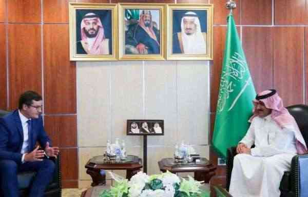 تحرك روسي سعودي أمريكي عماني لإنهاء الحرب في اليمن وصرف الرواتب وفتح الطرقات