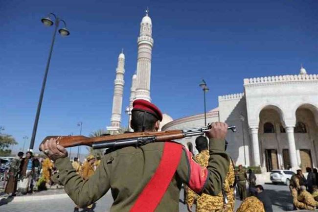 العثور على عميد مشنوق وسط منزله في صنعاء.. جمع أبناءه وأخبرهم أمر هام قبل الانتحار