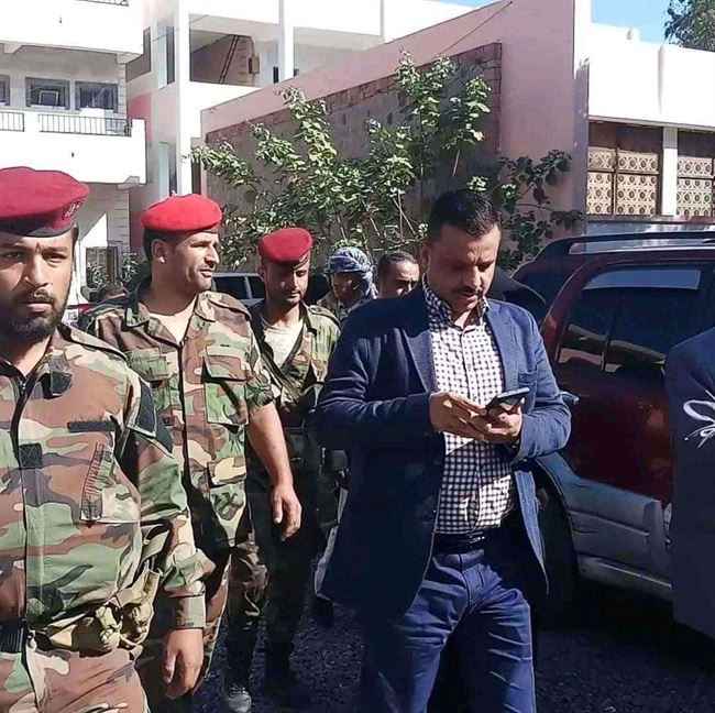 شرطة تعز تتهم وكيل المحافظة جامل بتهريب عناصر تخريبية من فوق اطقم الأمن بالشارع