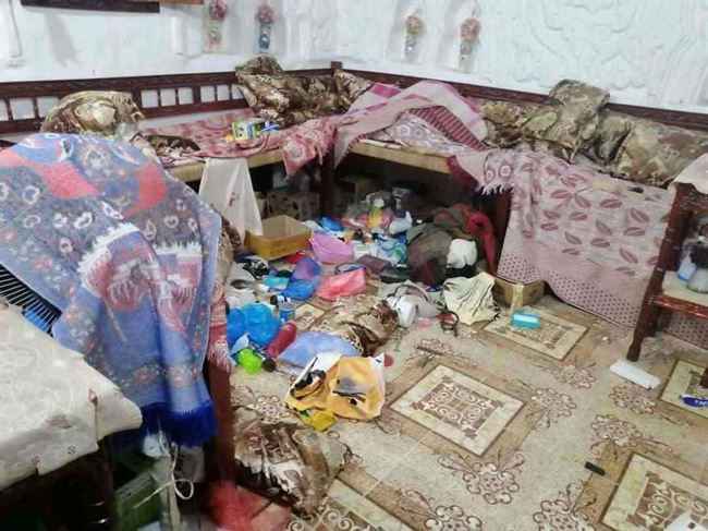 شاهد كيف داهم مسلحو الحوثي منزل إعلامي في مناطق سيطرتهم