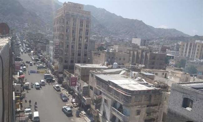 قيادي إخواني بارز يسطو على عمارة سكنية وسط تعز بضوء اخضر من إدارة الأمن