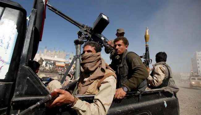الحوثي يعترف بمصرع 11 قيادي وعنصر في صنعاء