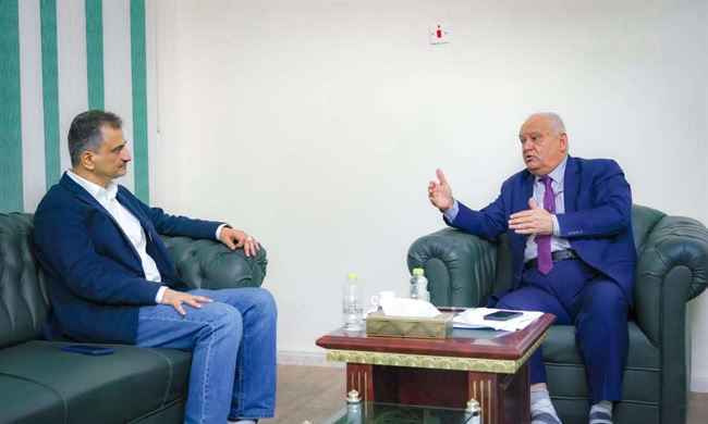 من العلاوات إلى طلبات التوظيف.. اتفاق بين محافظ عدن ووزير الخدمة