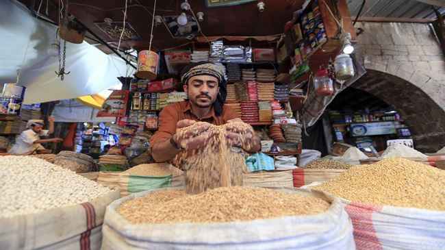 الحكومة تتكتم.  المخزون الغذائي لليمن يكفي لنحو أربعة أشهر