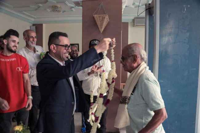 شاهد كيف استقبلت مدينة تعز الفنان محمد عطروش
