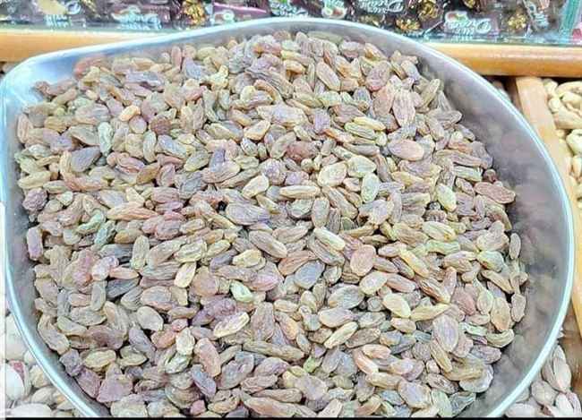 وثيقة صدمة العيد.. قرار حوثي يمنع بيع واستيراد الثوم والزبيب في صنعاء