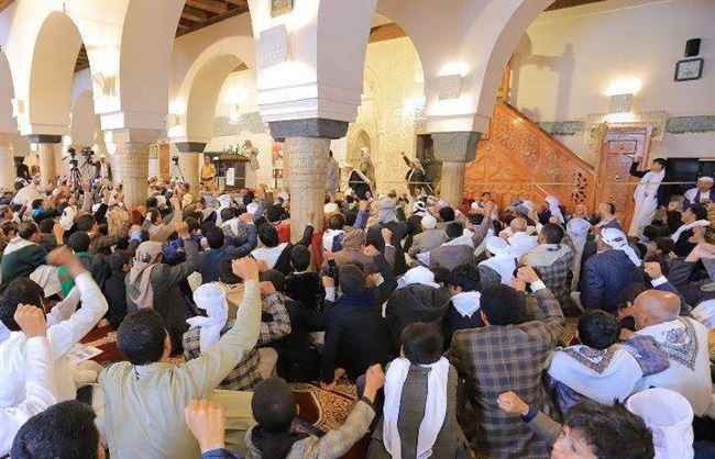 الجامع الكبير .. من دار عبادة إلى ثكنة حوثية لاستقطاب الأطفال والشباب