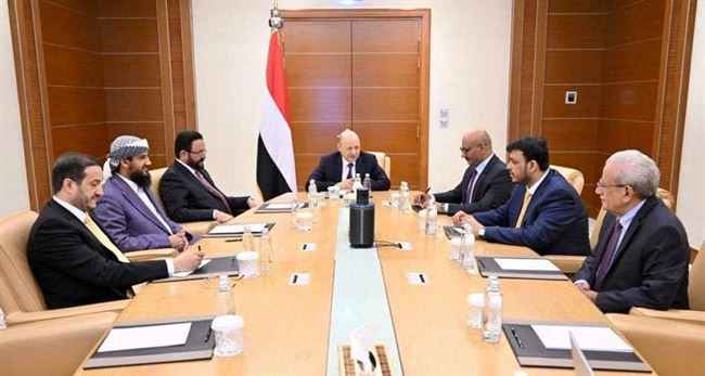 المجلس الرئاسي يتدخل ويصدر توجيهات لرئيس الحكومة ووزير الدولة.. اجتماع هام