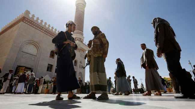 الحوثي يمنع تكبيرات العيد في صنعاء ويفرض إصدارات طائفية ومذهبية ويجرم صوت السديس