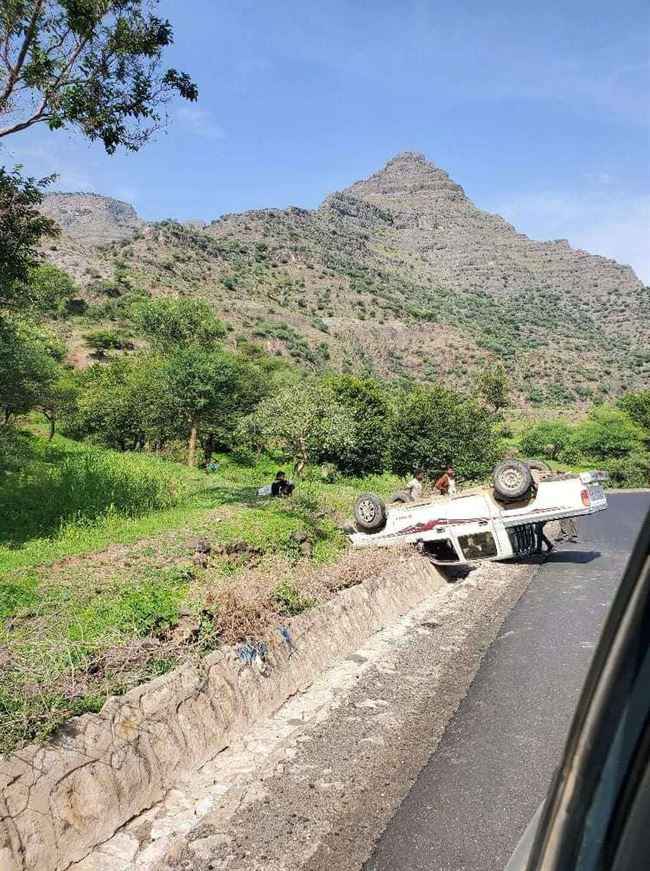 وفاة أسرة كاملة بحادث سقوط سيارتهم من طريق الكربة البديلة لطرق تعز المغلقة من الحوثي