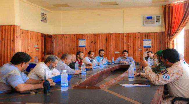 قرار رسمي بمنع تعاطي القات ودخول الطردات النارية في شواطئ عدن خلال أيام العيد