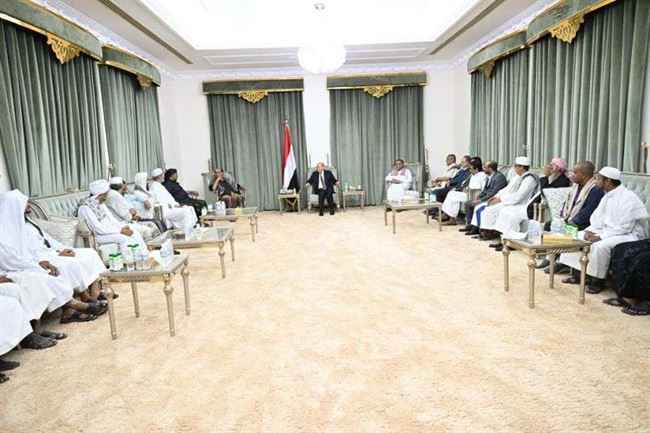 رئيس المجلس الرئاسي يقيم مأدبة إفطار تكريما لاصحاب الفضيلة العلماء