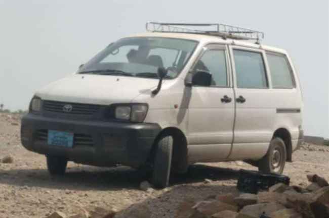 العثور على جثة شاب في جعار بعد نهب حافلته