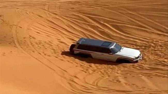العثور على شابان مغشياً عليهما.. أضاعا الطريق في صحراء الجوف بعد نفاذ وقود سيارتهما