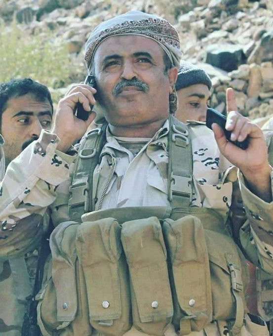 هادي يسلم جنوب تعز رسمياً للإصلاح وينهي وطنية اللواء 35 مدرع