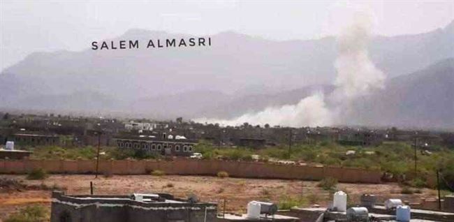 الحوثيون يقصفون معسكراً للجيش في أبين 