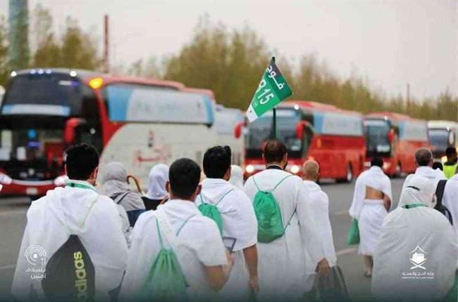 الحجاج يقفون على عرفات.. وسط متابعة أمنية مباشرة