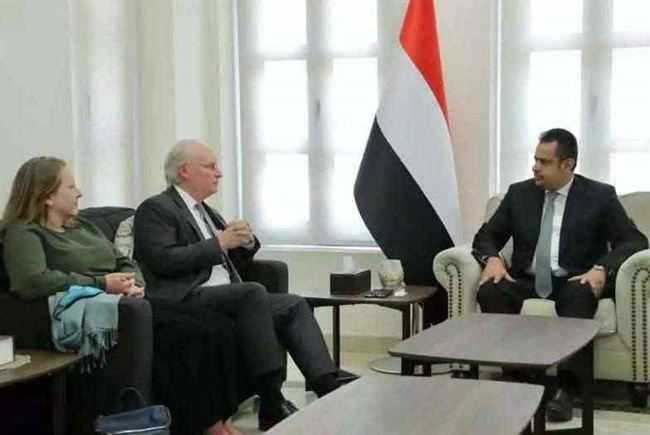 تفاصيل ما دار بين رئيس الحكومة والمبعوث الأمريكي الخاص الى اليمن