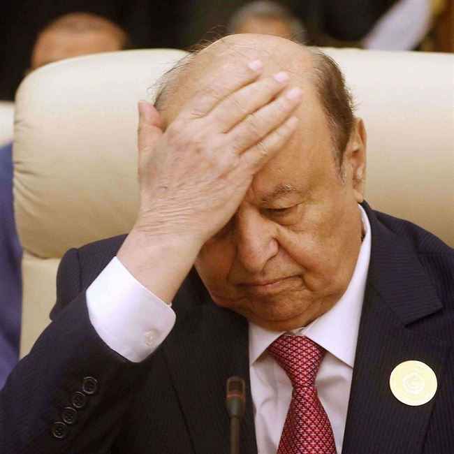 كشف فضيحة مدوية للرئيس السابق هادي في مطار الملك خالد بالرياض والكويت تتدخل