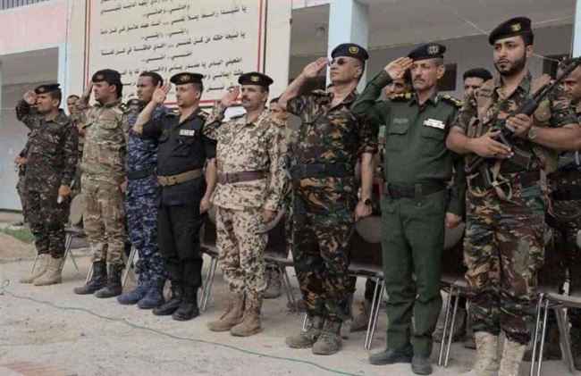 شاهد| مدير أمن تعز يتمرد على مجلس القيادة الرئاسي بقوات جديدة.. ماذا يحدث ؟!