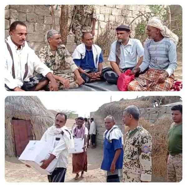 قائد لواء يحمل دعم مالي وغذائي من طارق صالح لأسرة ضحايا مجزرة الحوثيين