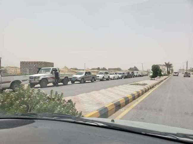 أزمة وقود تضرب أغنى محافظة يمنية غنيبة بالنفط