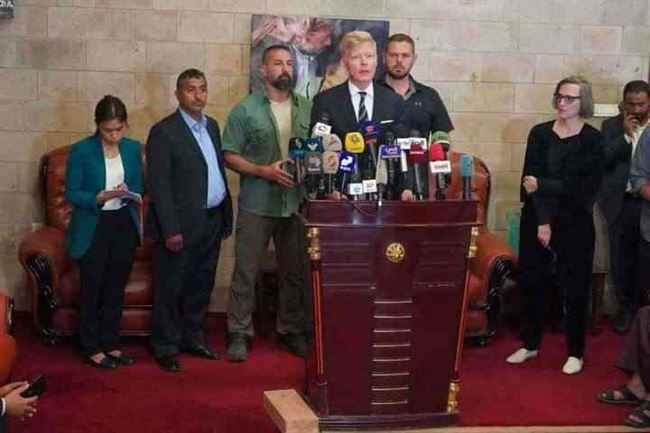 المبعوث الأممي يخون الشرعية يتراجع عن مقترح فك حصار تعز ويرضخ للحوثي