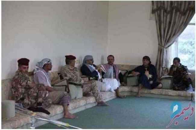 صاحب مقولة "بنعمل هزة للمخا" أول المقبلين على طارق صالح في تربة تعز.. صورة