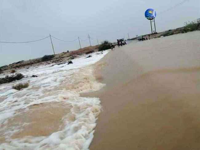 أمطار غزيرة تضرب ساحل حضرموت .. والديس الشرقية أول المتضررين