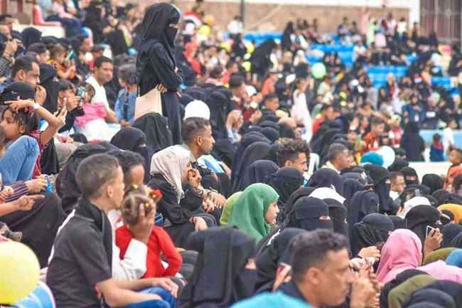 مدير ثقافة تعز يفجر مفاجأة كبرى عقب قصف المهرجان ويبشر جميع السكان