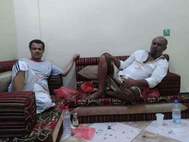 فضيحة وخيانة عظمى.. الشيخ أحمد صالح العيسي يهدي قيادي حوثي معتق من أسرة سلالية قرار تعيين (وثيقة)