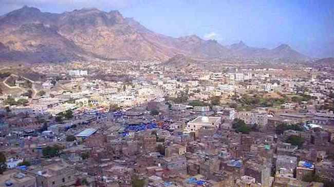 الحوثي يستعرض قوته بقصف قرى سكنية في الضالع