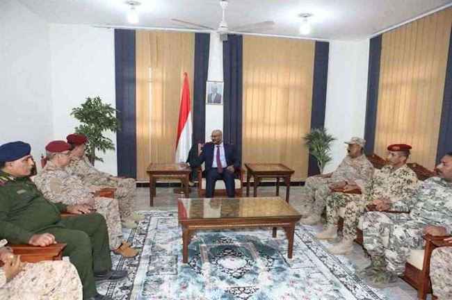 طارق صالح يشدد على تدريب كافة التشكيلات القتالية ورفع الجاهزية في لقاءه مع وزير الدفاع