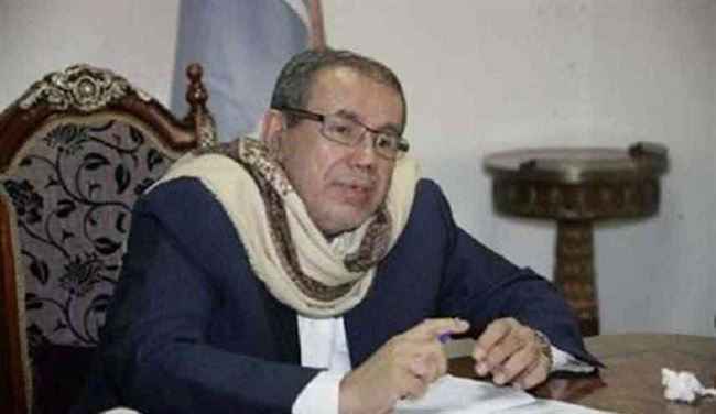 وضع رئيس المؤتمر أبو رأس بصنعاء تحت الإقامة الجبرية.. أوامر حوثية بتشديد المراقبة على منزله