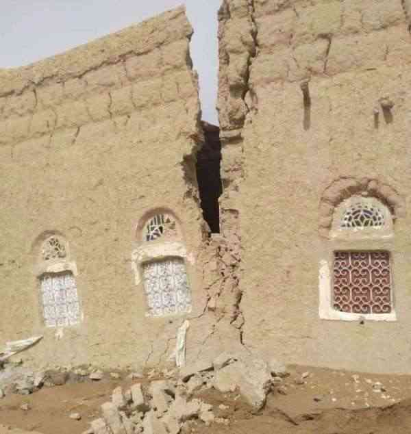الحوثي يدمر عشرات المنازل بسيول جارفة في الجوف.. تفاصيل يرويها الأهالي