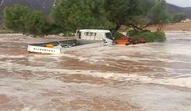 سيول أمطار تحاصر مواطنين في إب وتخلف أضرار مادية كبيرة