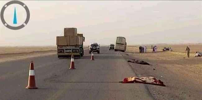 شاهد.. سيارة سعودية تدهس 3 يمنيات أثناء أدائهن صلاة الفجر في منطقة الدواسر