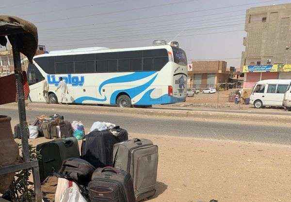 المركز الأمريكي للعدالة: عشرات الأسر اليمنية لاتزال عالقة في السودان