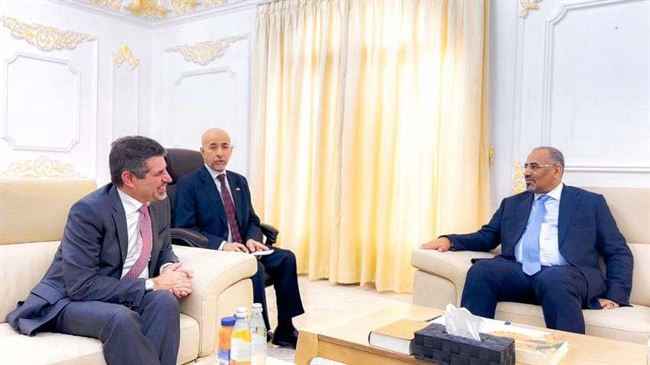 الزبيدي يدعو لموقف دولي واقليمي حاسم إزاء ممارسات الحوثي